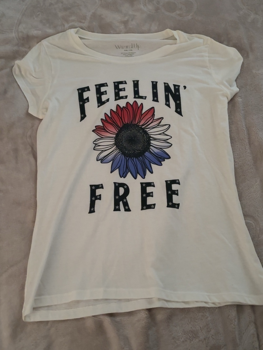 Women’s sunflower graphic t-shirt